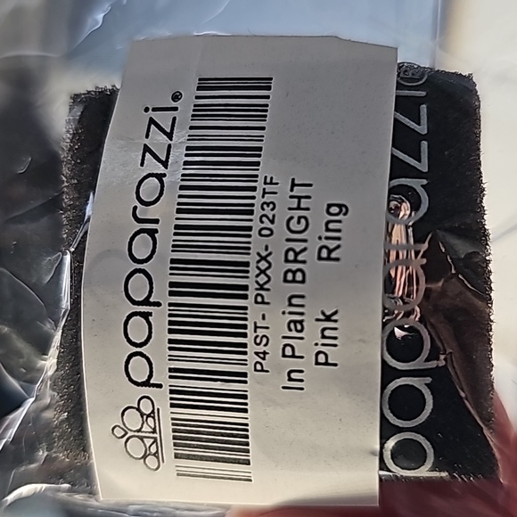 In Plain BRIGHT Pink Ring 💍 STRETCHY vintage!  Silver Butterfly - Picture 4 of 4